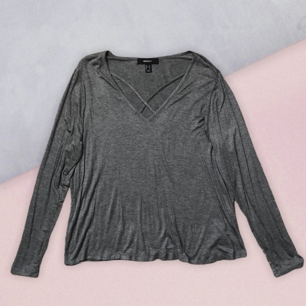 Flowy long sleeve cross neck shirt!